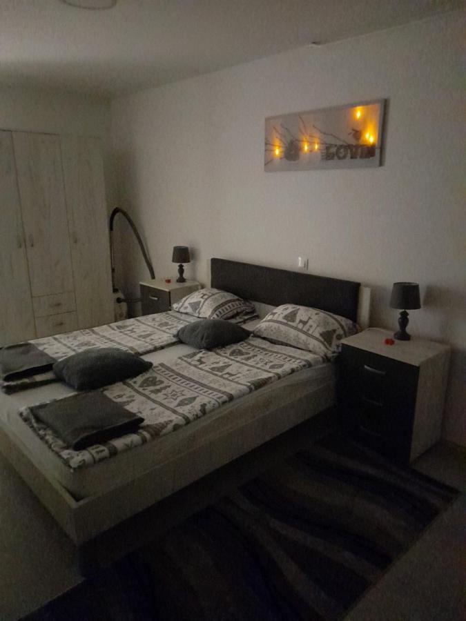 Apartman Lela Karlovac Eksteriør billede