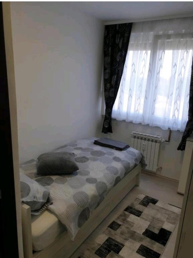 Apartman Lela Karlovac Eksteriør billede